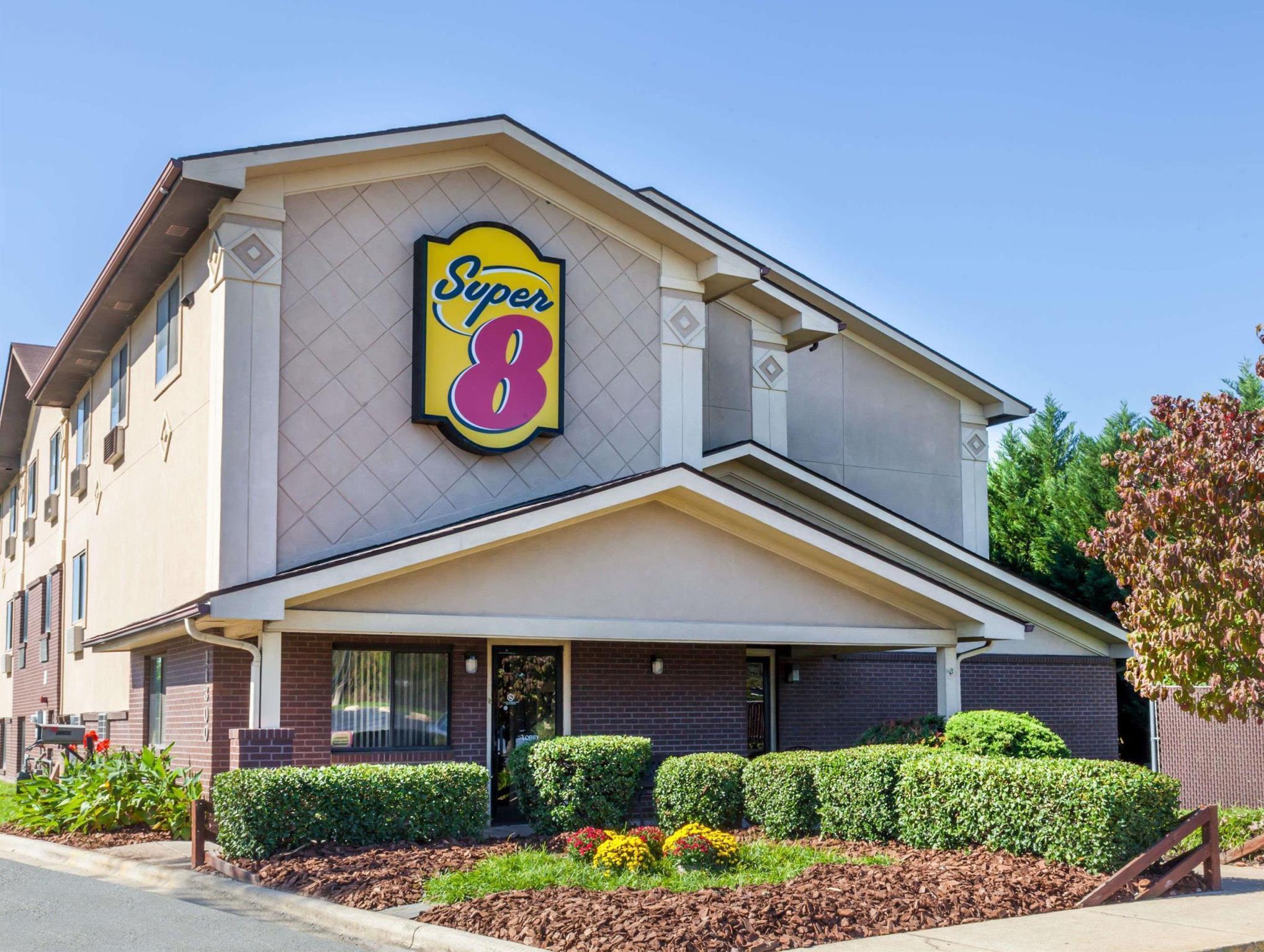 Hotel Super 8 By Wyndham Charlotte/Amusement Park Area Exterior foto